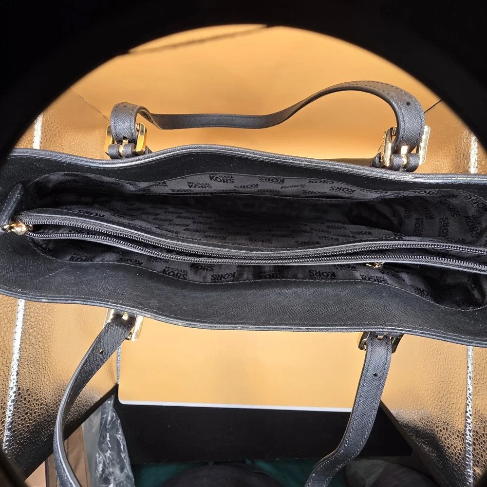 Michael Kors Jet Set Large Pocket MF Tote Black Saffiano Leather 35H6GTTT3L
